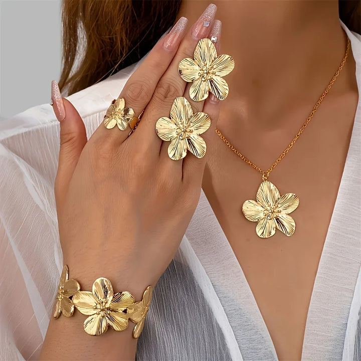 Retro Gold Jewelry Set
