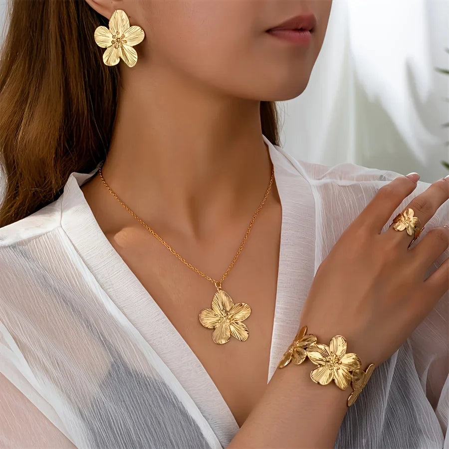 Retro Gold Jewelry Set